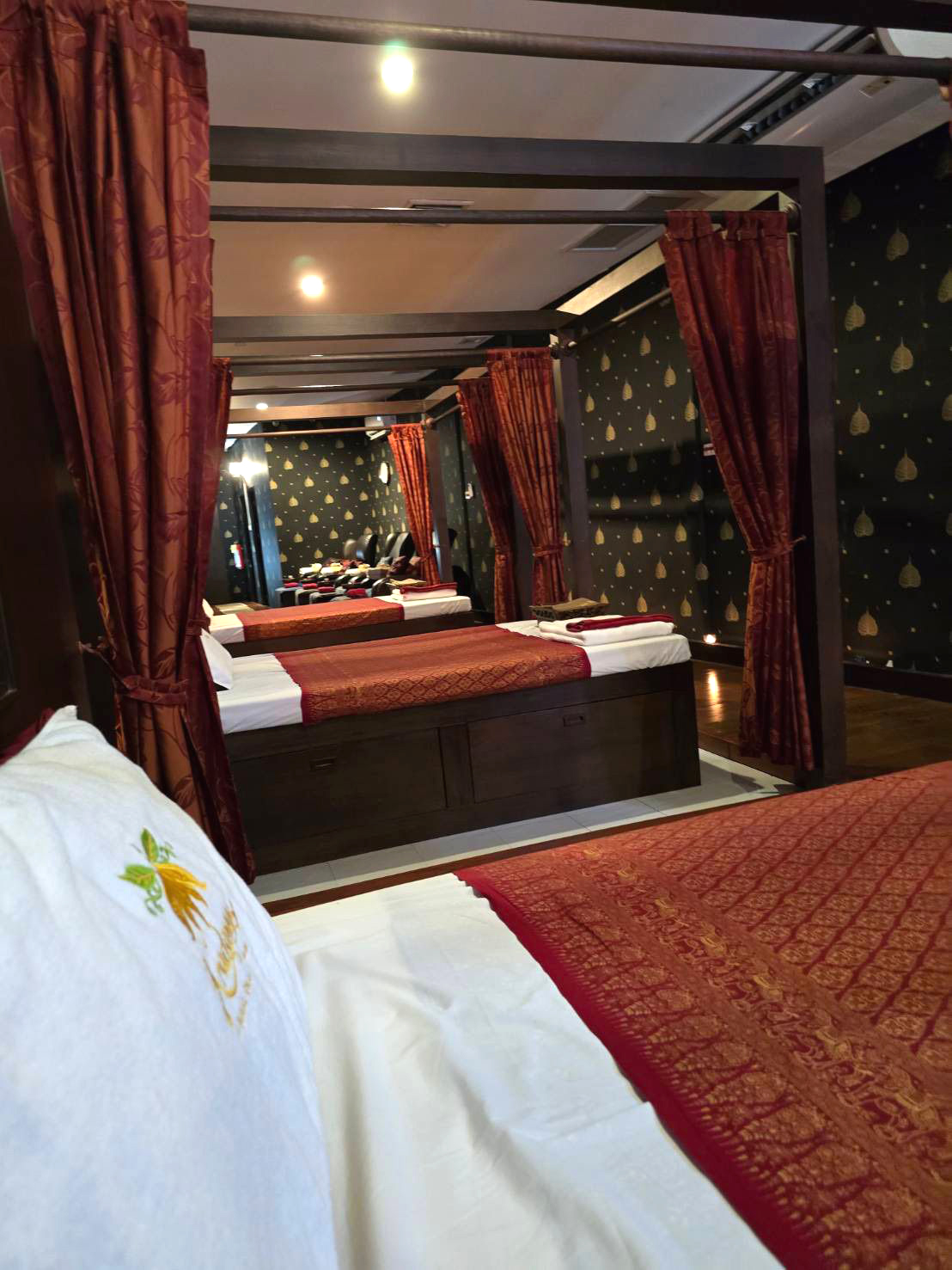 Relaxing Atmosphere at Kradangga Royal Thai Massage - Patong Massage Welcome to Kradangga Royal Thai Massage - Authentic Massage Patong
