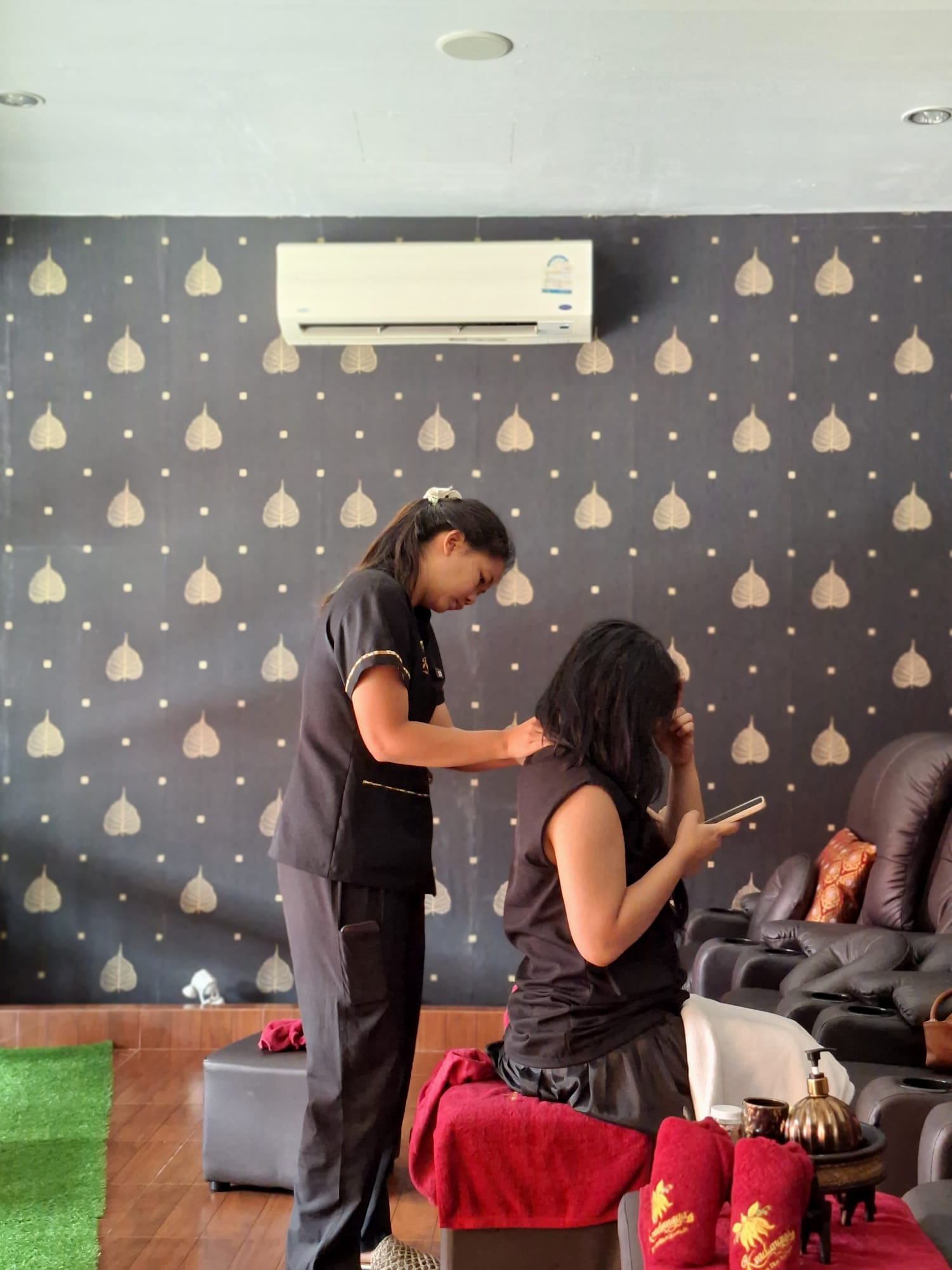 Shoulder Massage Kradangga Royal Thai Massage - Authentic Massage Nanai Road