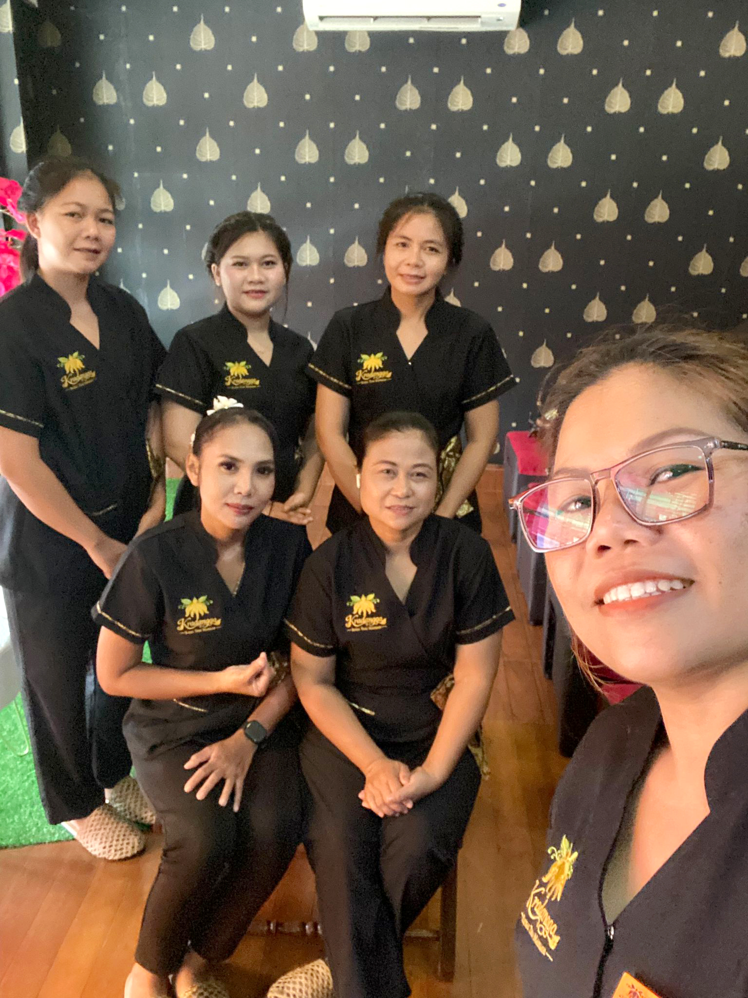 Team Krandangga Royal Thai Massage Welcome to Kradangga Royal Thai Massage - Authentic Massage Patong