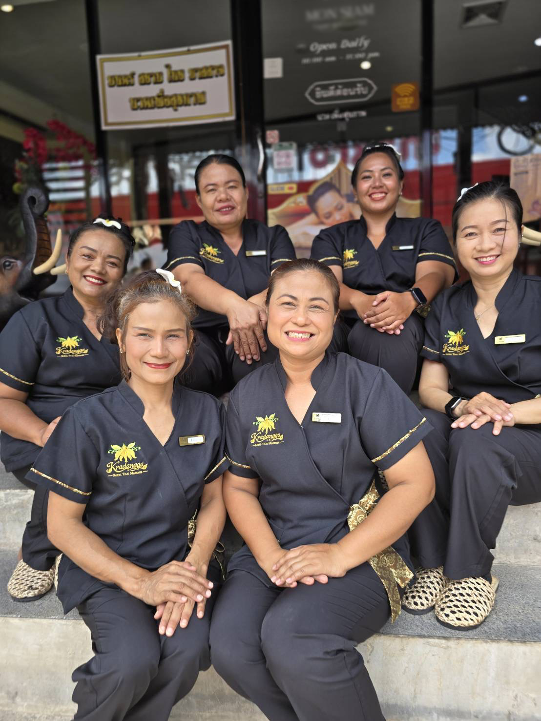 Team of Kradangga Royal Thai Massage Patong Welcome to Kradangga Royal Thai Massage - Relaxing Massage Patong